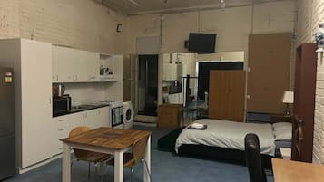 1 bedroom, iron/ironing board, Internet, bed sheets