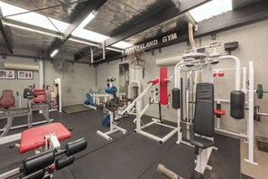 Fitness facility - Spacious Studio in Quiet Northcote Neighbourhood (Northcote)