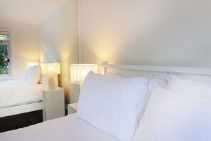 2 bedrooms, iron/ironing board, internet, bed sheets