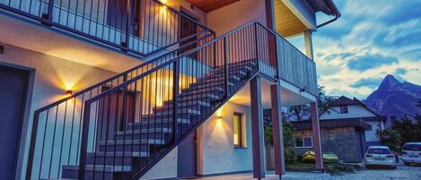 المنشأة من الخارج