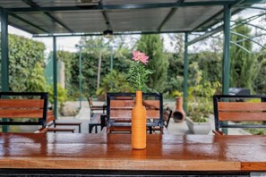Familie bungalow, uitzicht op tuin | Balkon