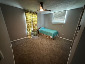 3 bedrooms, free WiFi, bed sheets, wheelchair access