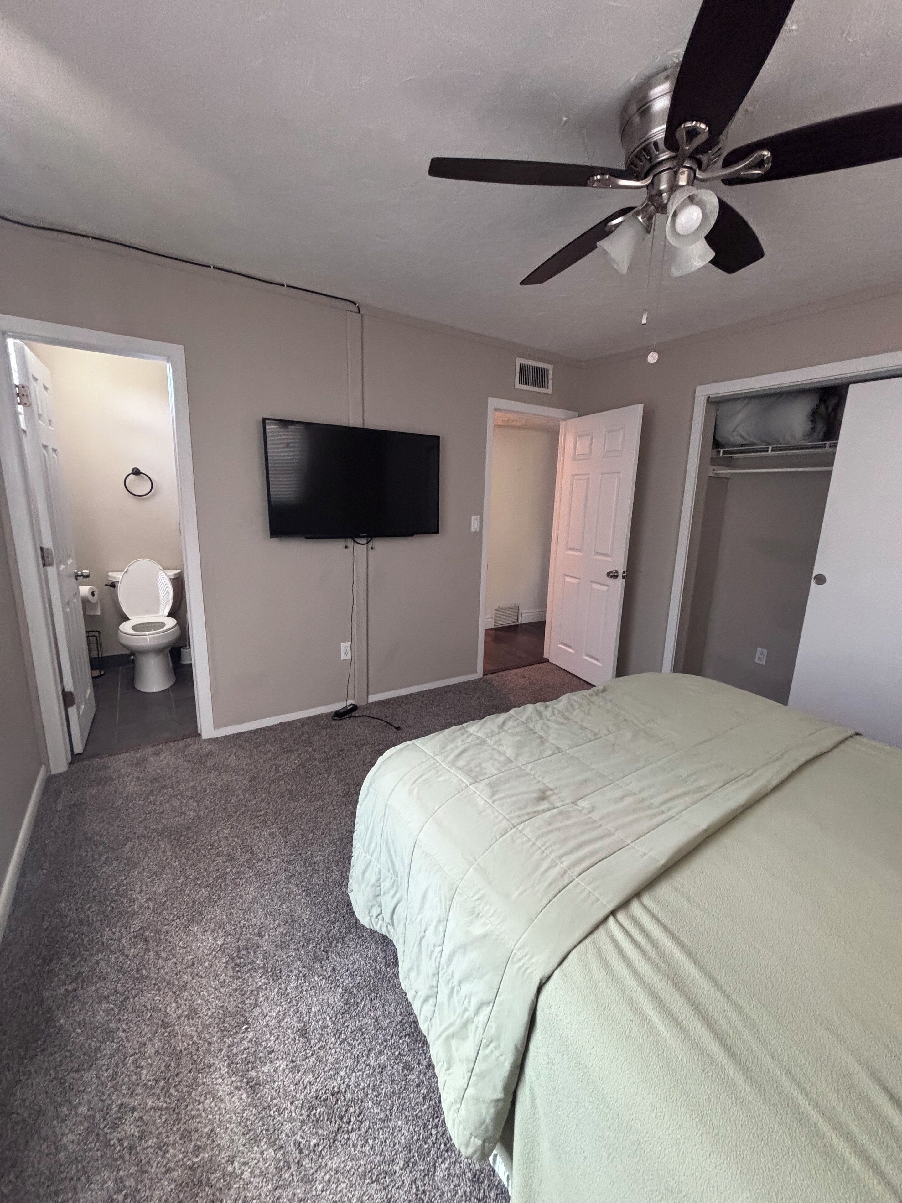 3 dormitorios, escritorio, wifi gratis y ropa de cama