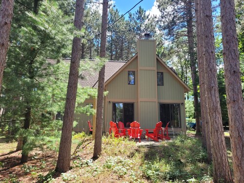 New!  Crystal Pines - Gorgeous Crystal Mountain Cabin Right at Crystal Mountain!