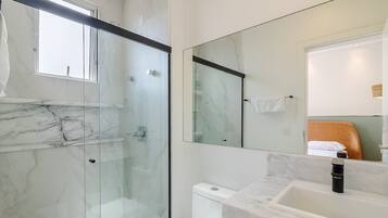 Apartamento básico | Banheiro