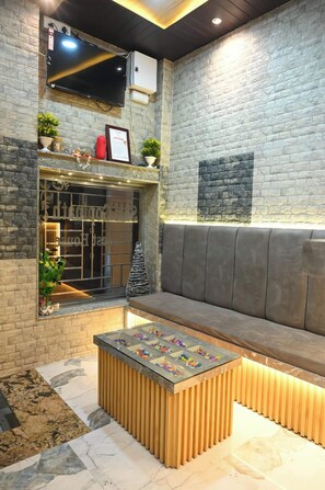 Living area - GOPINATH .P GUEST HOUSE (Varanasi)