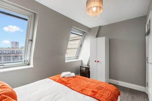 WiFi, bed sheets