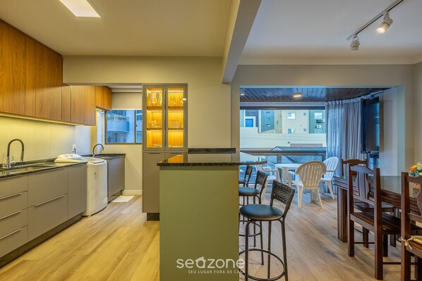 Dining - 3BR Apt w/ Balcony 240m From Sea Meia Praia Eio203 (Itapema)