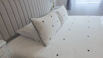 2 chambres, fer et planche Ă repasser, Wi-Fi, draps fournis