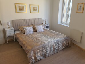 2 bedrooms, iron/ironing board, WiFi, bed sheets - Classy 2-bedroom apartment in Magnac-Laval - Home away from Home (Magnac-Laval)