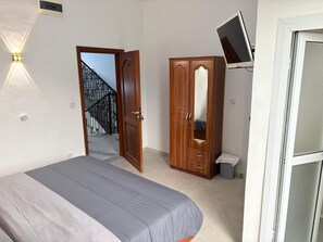 Deluxe Triple Room | Free WiFi - Jacobs Hôtel (Douala)