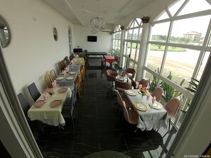 المنشأة من الداخل