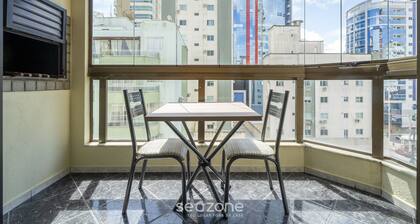 Apartment in Great Location in Meia Praia Eio6031