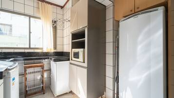 Basic Apartment | Private kitchen | Cookware/dishes/utensils