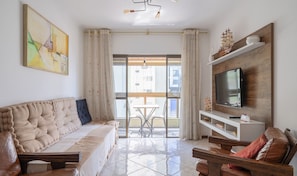 Basic Apartment | Living area