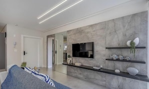 Basic Apartment | Living area