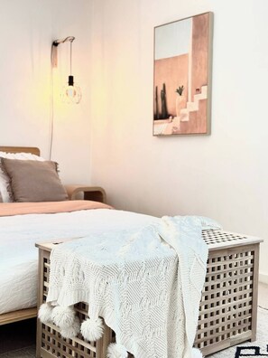 2 bedrooms, iron/ironing board, WiFi, bed sheets