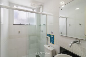 Departamento básico | Baño | Amenidades de baño gratuitas 