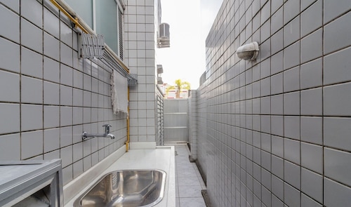 Ground Floor apt 5 min From Praia do Forte Ema101