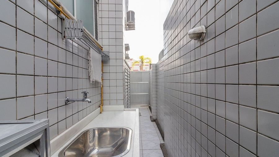 Ground Floor apt 5 min From Praia do Forte Ema101