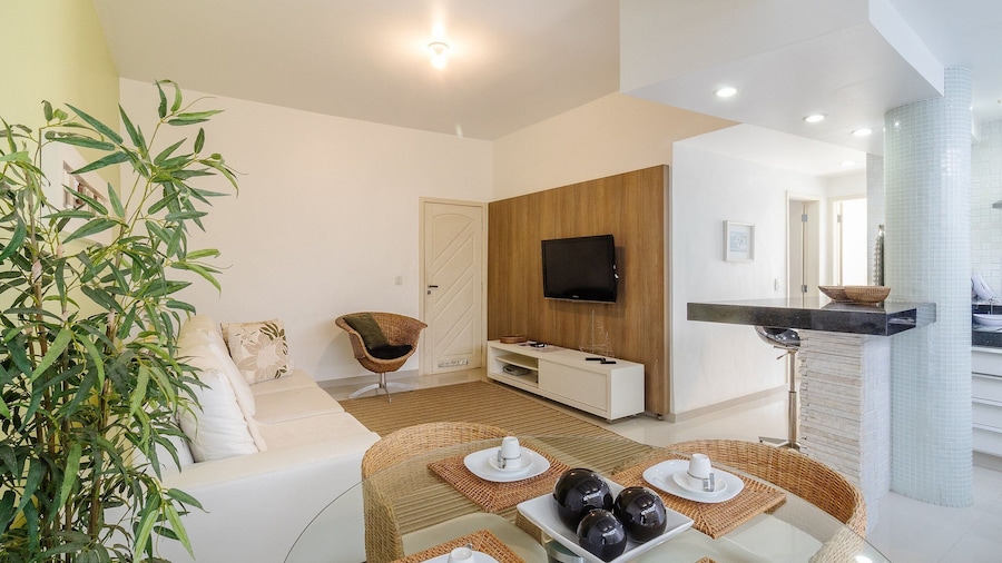 Ground Floor apt 5 min From Praia do Forte Ema101