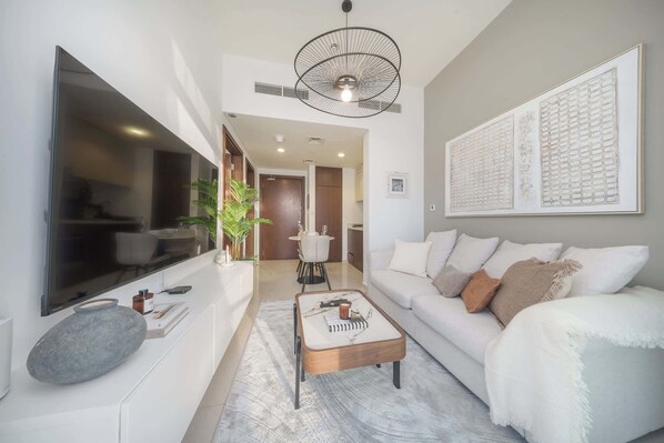 TV - StayShort - Business Bay for 2 people with Amazing City Views! (Business Bay)