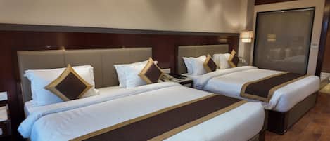 Deluxe Room | In-room safe, desk, iron/ironing board, free WiFi