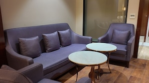 Classic Suite | Living area