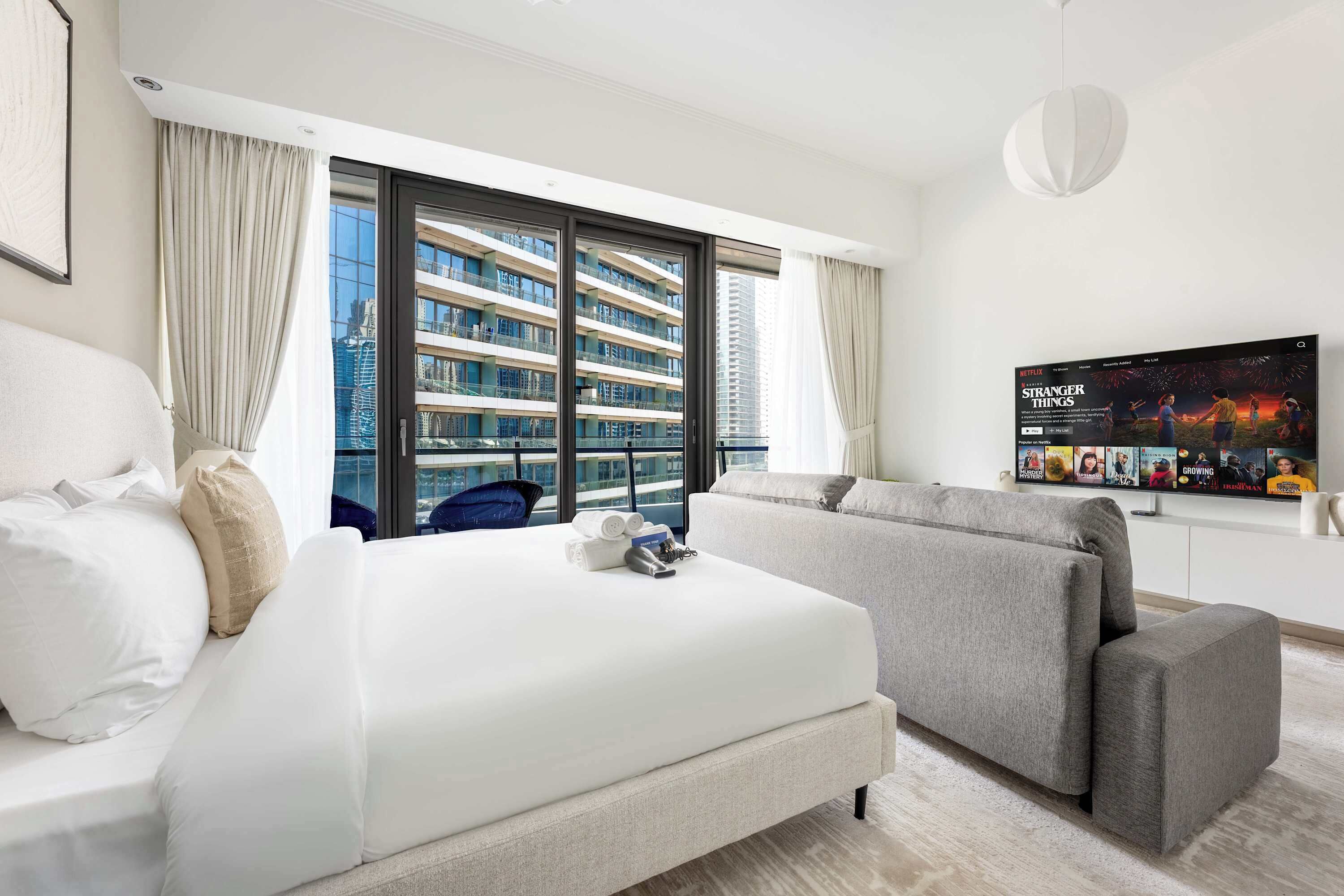 Fer et planche à repasser, Wi-Fi, literie fournie