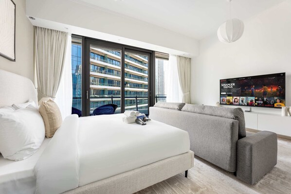 Iron/ironing board, WiFi, bed sheets