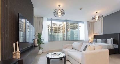 Free housekeeping visits during your stay - StayShort - Extravagant Studio in DIFC with Skyline Views!