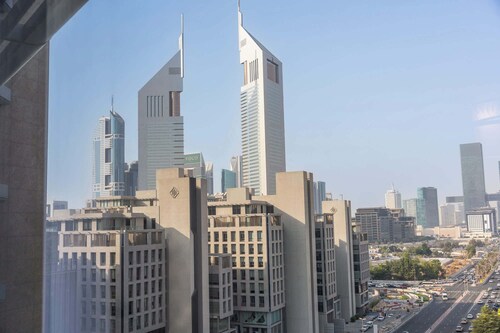 Free housekeeping visits during your stay - StayShort - Extravagant Studio in DIFC with Skyline Views!
