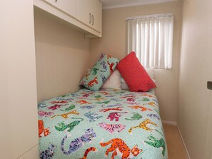 3 dormitorios, decoración individual, mobiliario individual