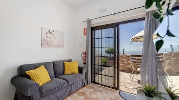 TV, tavolo da ping pong