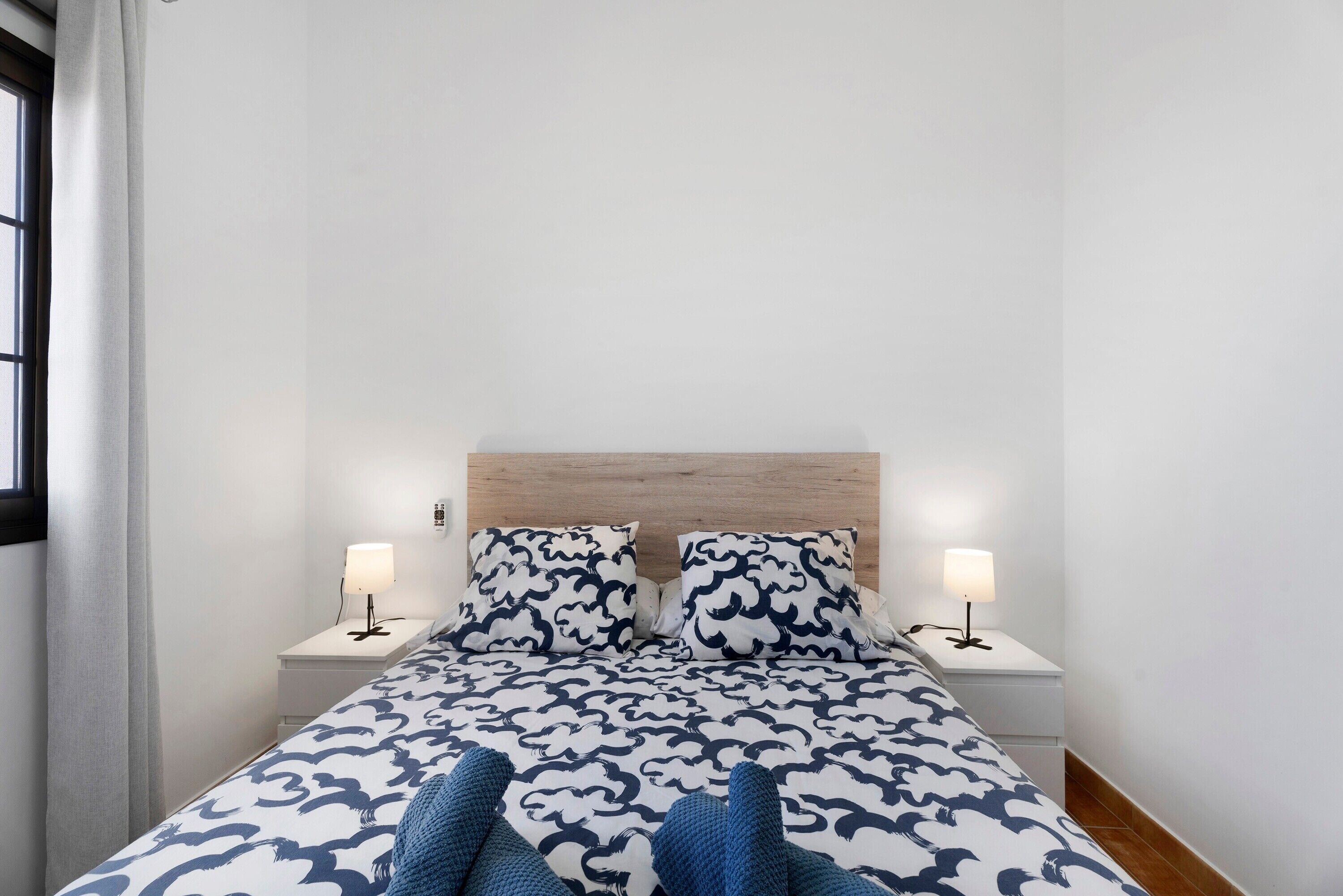 2 habitaciones, tabla de planchar con plancha, wifi y ropa de cama 