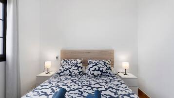 2 habitaciones, tabla de planchar con plancha, wifi y ropa de cama