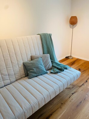 TV - Bright Holiday Apartment for Relaxation (Horgenzell)