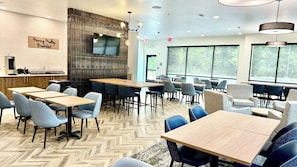 Free daily buffet breakfast