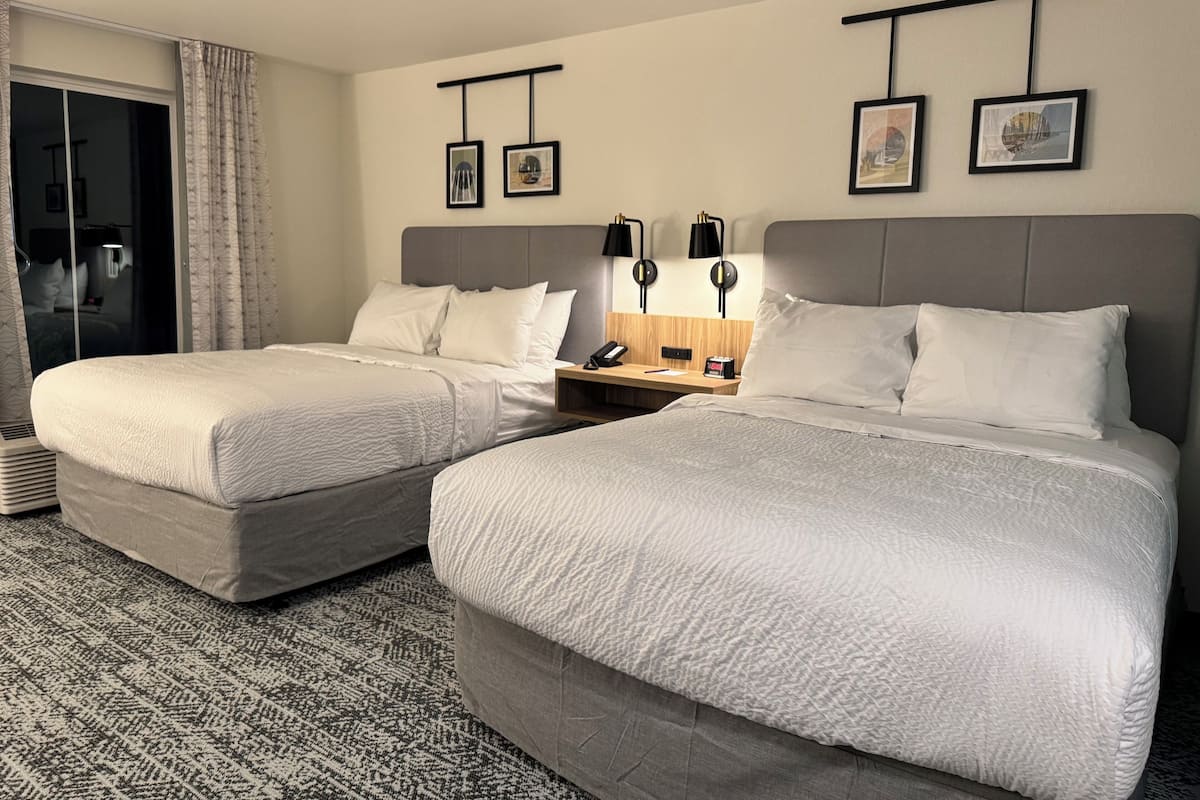 Premium bedding, individually decorated, individually furnished, desk