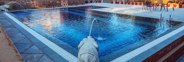 12 piscinas externas