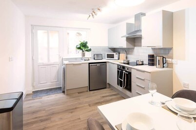 Stunning One Bed Flat Near Ely Cathedral - For Two