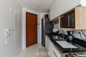 Basic Apartment | Private kitchen