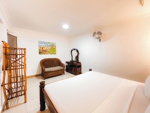 1 habitación, tabla de planchar con plancha y wifi 