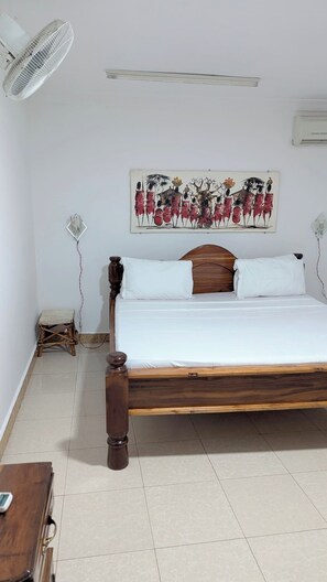 1 bedroom, iron/ironing board, WiFi - Enjoyable apartment with AC in vibrant Zanzibar (Zanzibar)