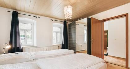 Super apartment for up to 6 people in Königstein, right next to the fortress.