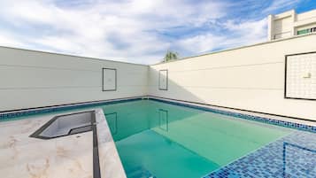 Apartamento básico | Piscina