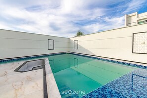 Basic Apartment | Pool