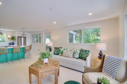 Steps to Gulf: Sleek Top-floor Apt in Tavernier!