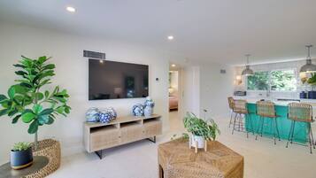 ์ํํธ (2 Bedrooms) | ๋ด๋ถ