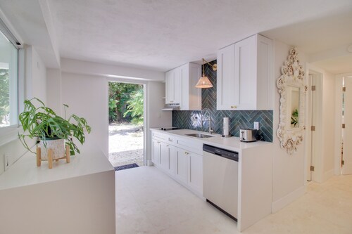 Walk to Beach: Tavernier Apartment w/ Patio!